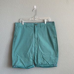 21 Men, green shorts, size 34